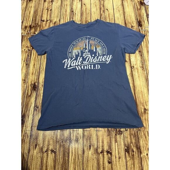 Walt Disney World Cinderella Castle T-Shirt - Picture 2 of 9